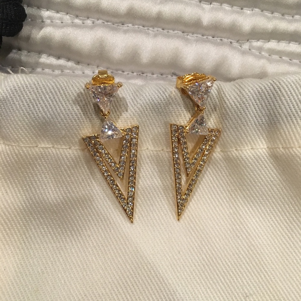 Triangle earrings w Swarovski diamonds